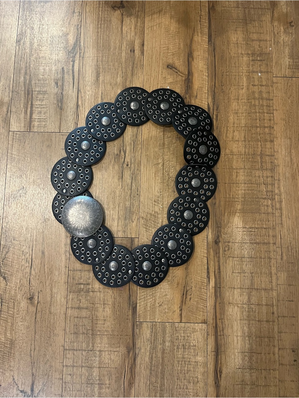 Black Grommet Disc Stretch Belt with Western Concho